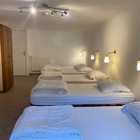 Modern Group In Bra *